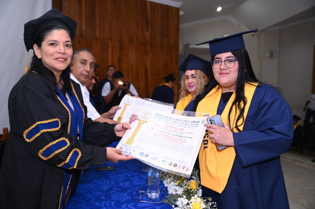 Alumnos Censol Graduados en Ecuador