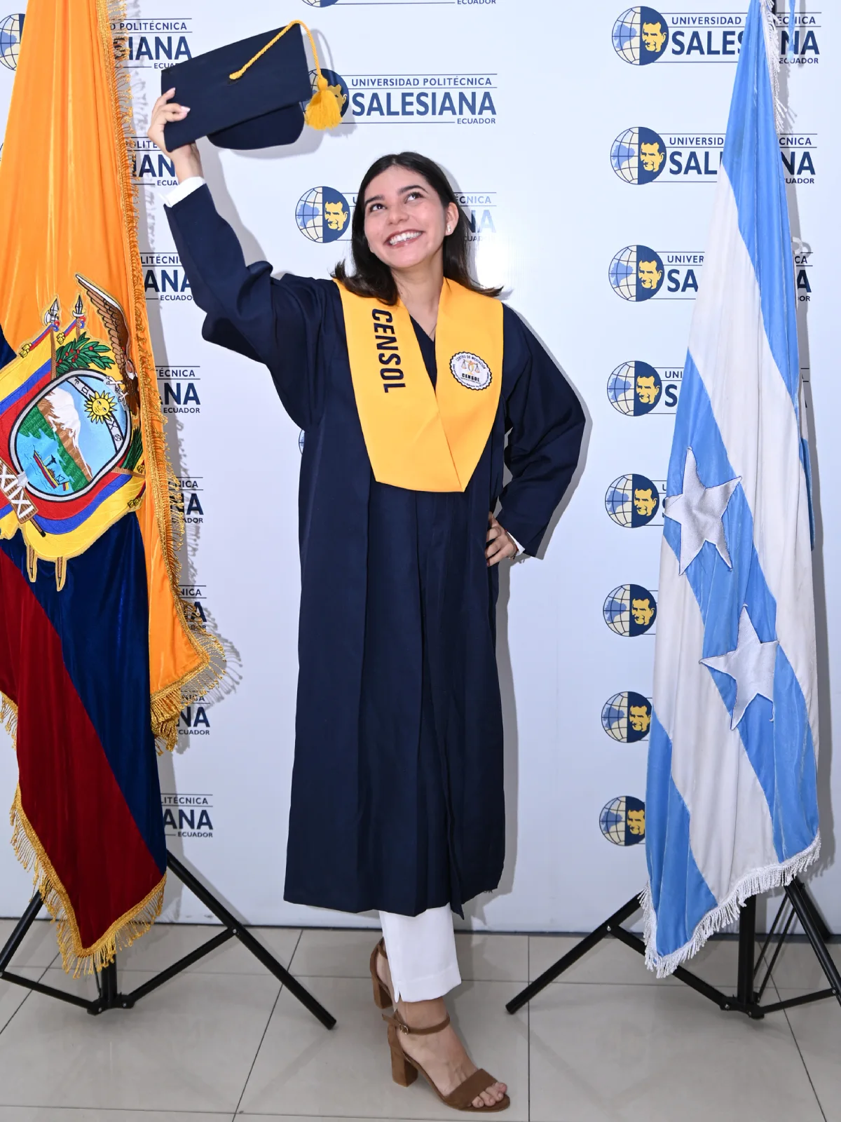 Alumna Censol graduacion en la salesiana guayaquil